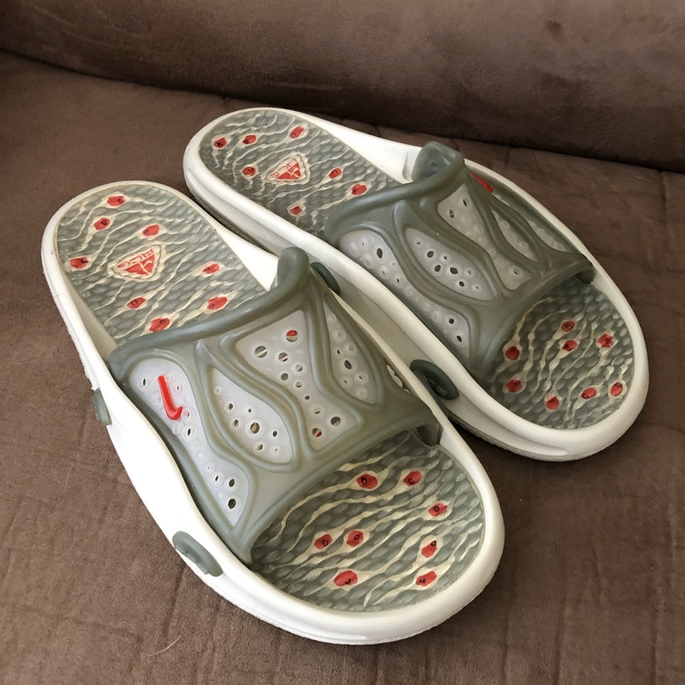 Nike ACG slides size 7